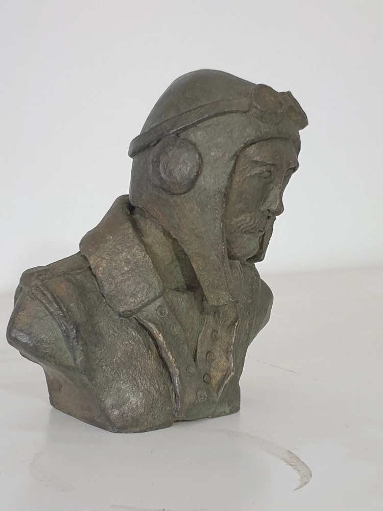 Sculpture buste aviateur WWII de profil