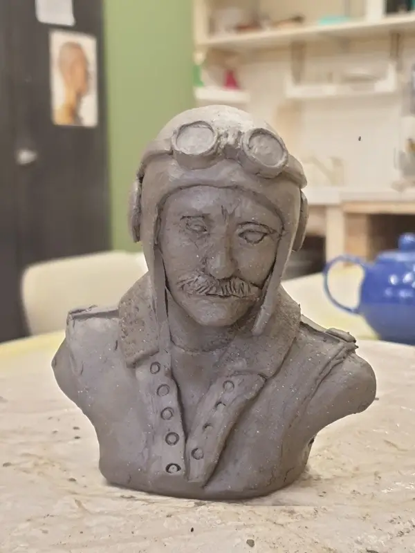 Sculpture argile d'un aviateur WWII Face
