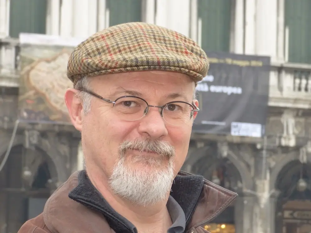 Portrait d'Erwan Le Dantec, artiste peintre et sculpteur à Buc